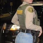 Police Officer’s Moment Goes Viral, Showing the Human Side of Law Enforcement