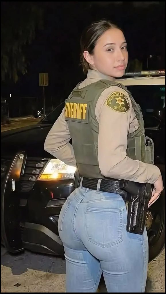 Police Officer’s Moment Goes Viral, Showing the Human Side of Law Enforcement