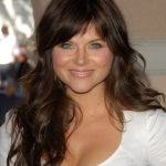 Tiffani Thiessen In PANTIES Shows More Than She Wanted To — Proof in Pictures! Take a LOOk!