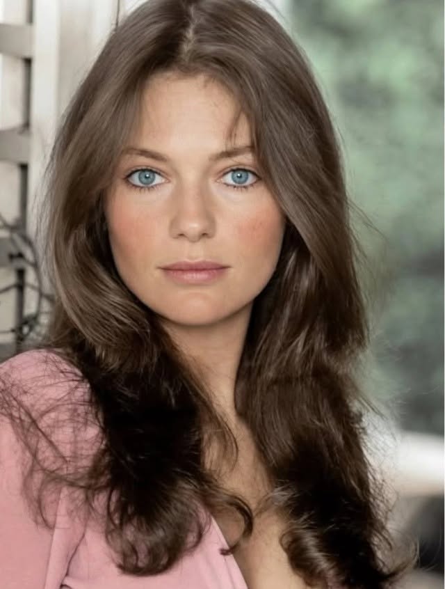 Jacqueline Bisset Actual Size Will Make You Look Twice—Try Not to Drool